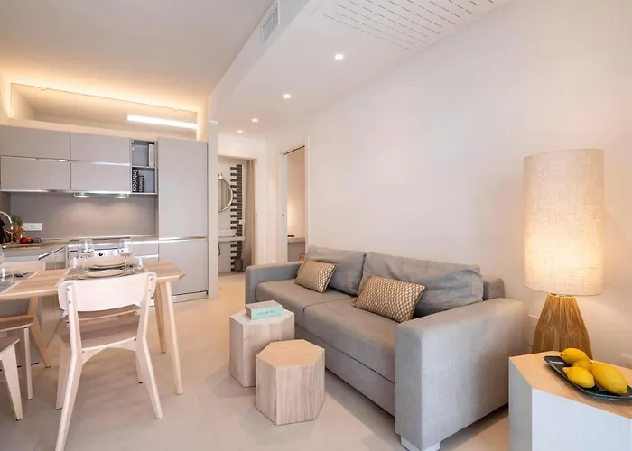 Home- Casa Figaro Monopoli